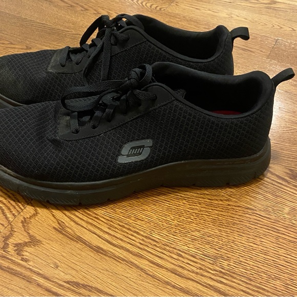 Skechers work slip resistant shoes - Picture 2 of 5